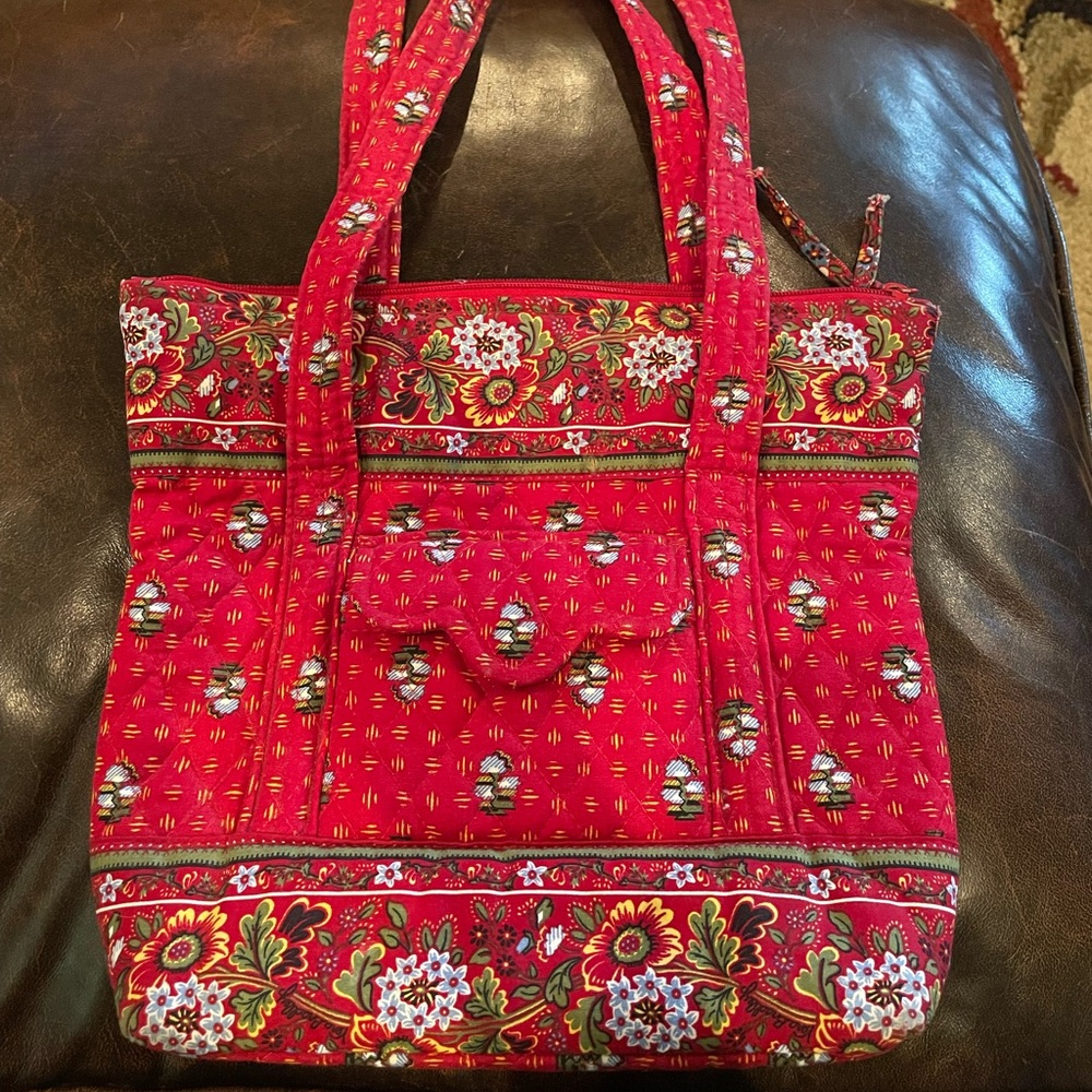 * NEW PRICE * Vera Bradley Provincial Red Spring 2000 pattern, Great Condition
